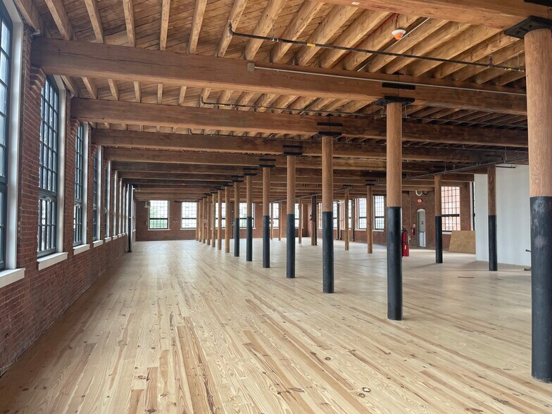 More Photos Of 222 Lake Ave, Yonkers Manufacturing For Lease