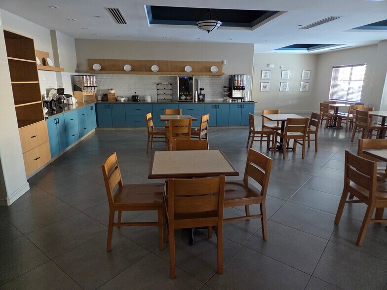 More Photos Of 13501 W Memorial Park Dr, Oklahoma City Hotel For Sale