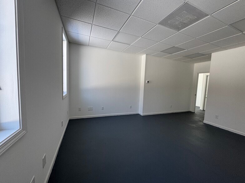 More Photos Of 1586 Paw Paw Ave, Benton Harbor Warehouse For Sale