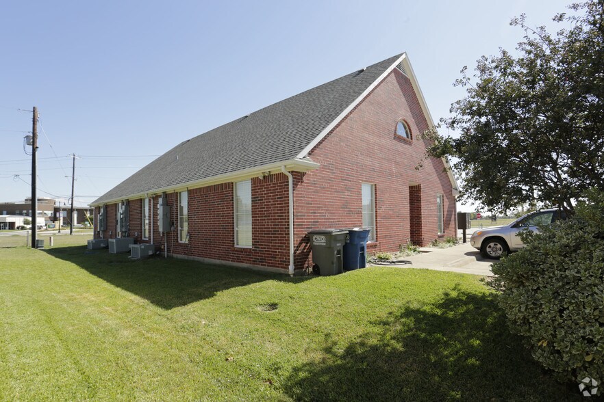 More Photos Of 309 W Eldorado Pky, Little Elm Office For Lease