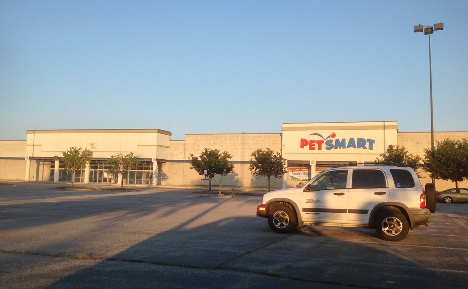 More Photos Of 585-597 Ordnance Rd, Glen Burnie Unknown For Lease