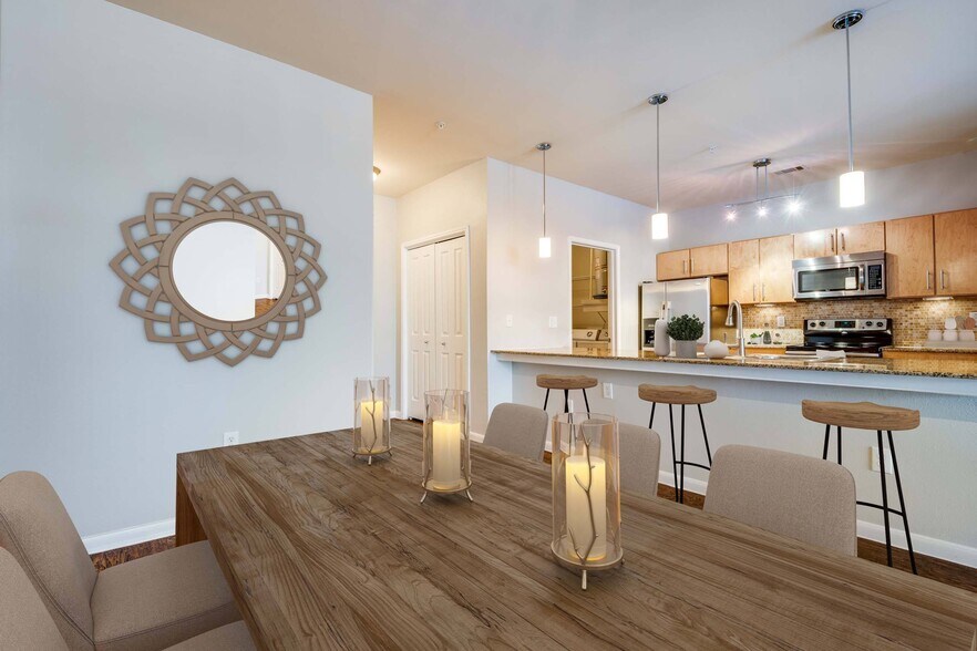 More Photos Of 12808 Queensbury Ln, Houston Apartments For Lease