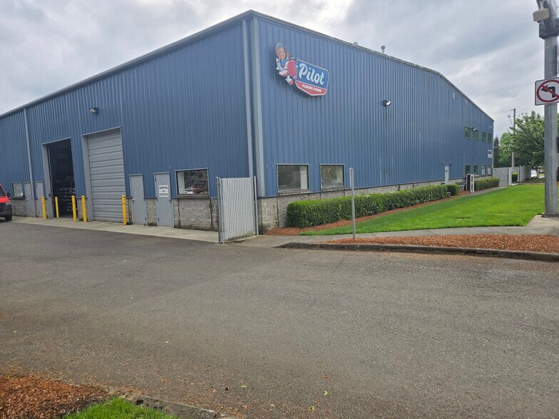 More Photos Of 12323 NE 99th St, Vancouver Warehouse For Lease
