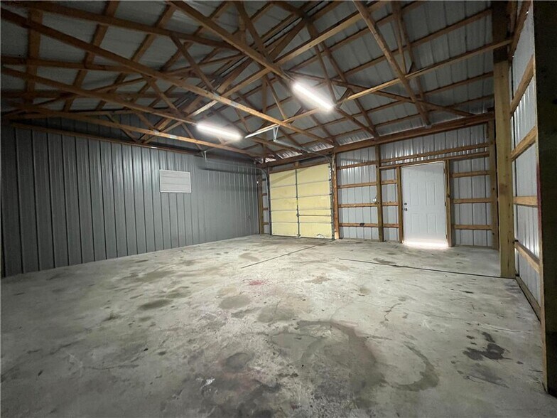 More Photos Of 1611 Spruce St, Easton Flex For Lease