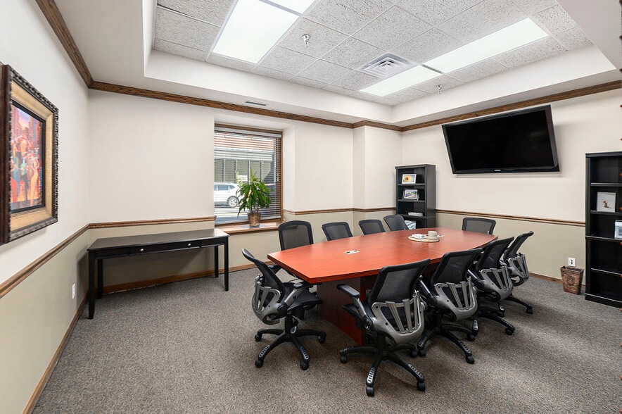 More Photos Of 115-125 E Park St, Olathe Office For Sale
