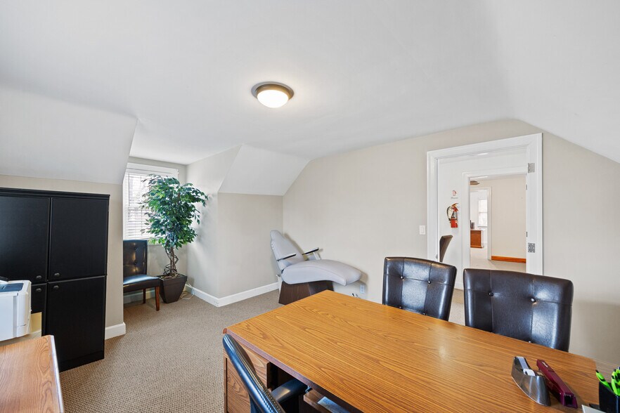 More Photos Of 4816 Greenwood Rd, Louisville Medical For Lease