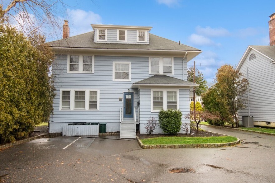 More Photos Of 114 S Euclid Ave, Westfield Office For Sale