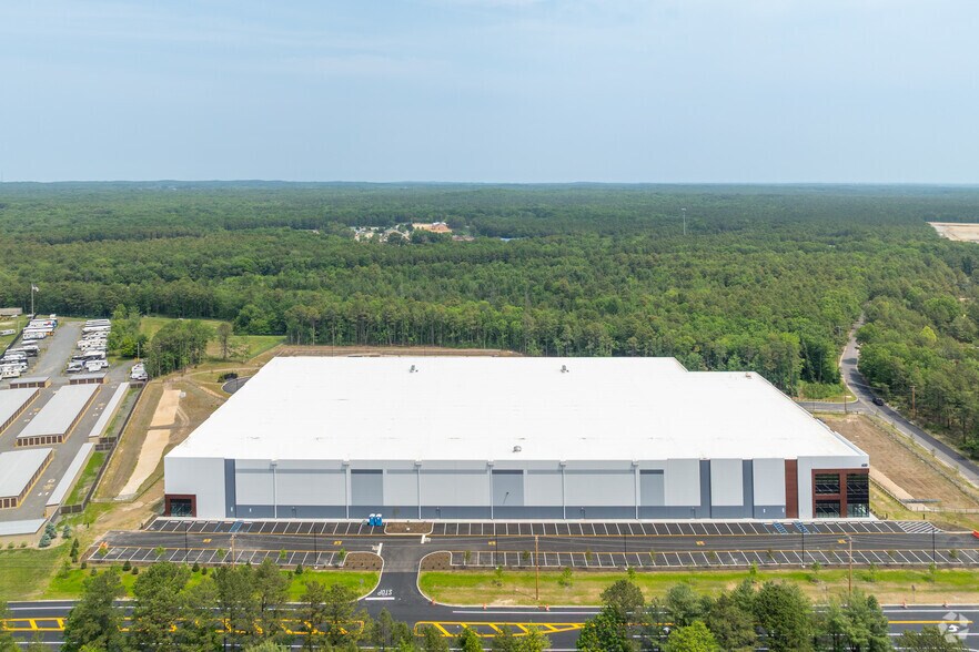 More Photos Of 620 W Commodore Boulevard, Jackson Distribution For Lease