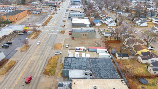 More Photos Of 13920 E 9 Mile Rd, Warren Warehouse For Lease