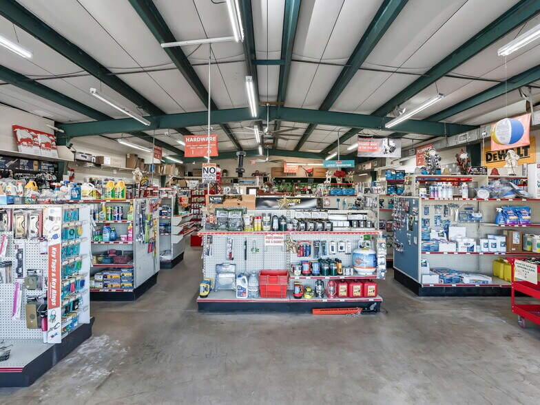 More Photos Of 9594 SE Maricamp Rd, Ocala Auto Repair For Sale