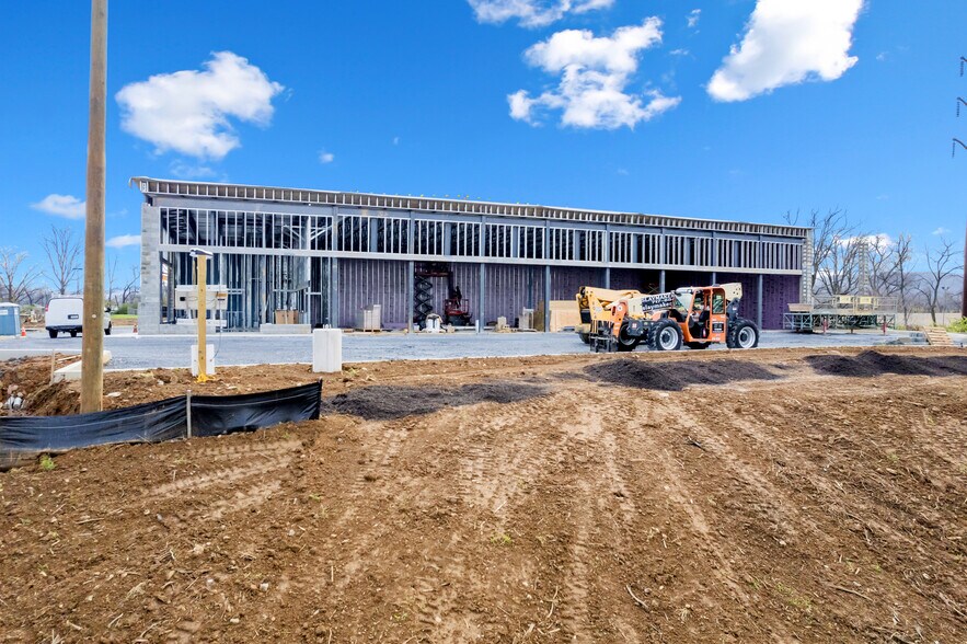 More Photos Of 4860 Penn Ave, Sinking Spring Storefront For Lease