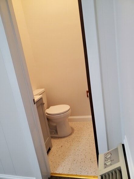 More Photos Of 78 S Courtland St, East Stroudsburg Office For Lease