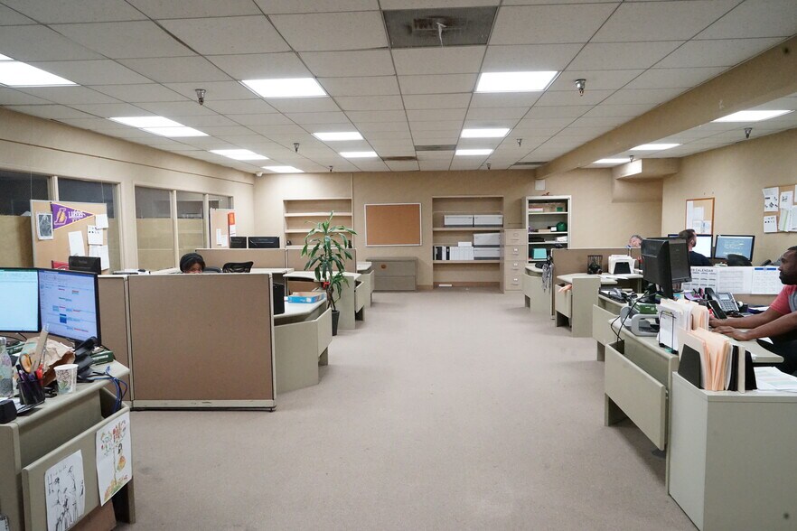 More Photos Of 3485 S La Cienega Blvd, Los Angeles Storefront For Lease