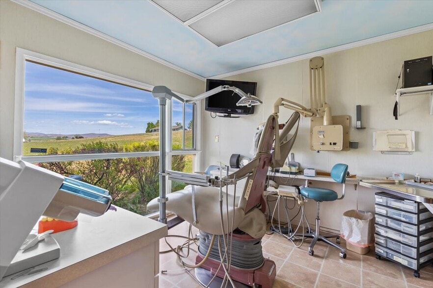 More Photos Of 781 Roza Dr, Zillah Healthcare For Sale