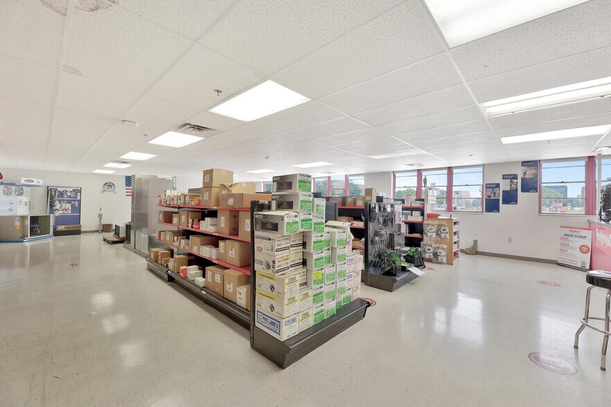 More Photos Of 811 E Waterman St, Wichita Warehouse For Lease