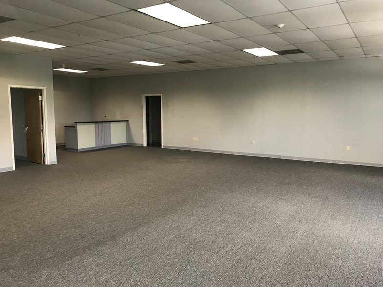 More Photos Of 1600 Reed Rd, Pennington Light Distribution For Sale