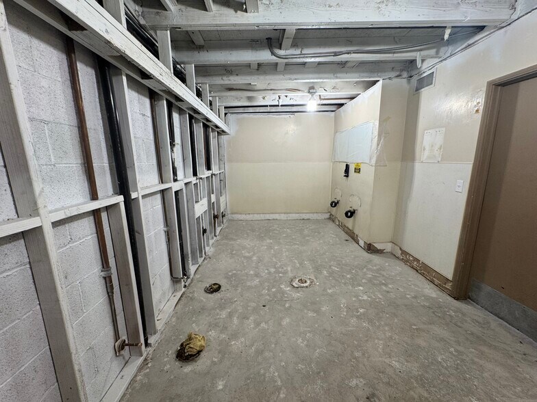 More Photos Of 13526 Central Ave, Chino Restaurant For Sale