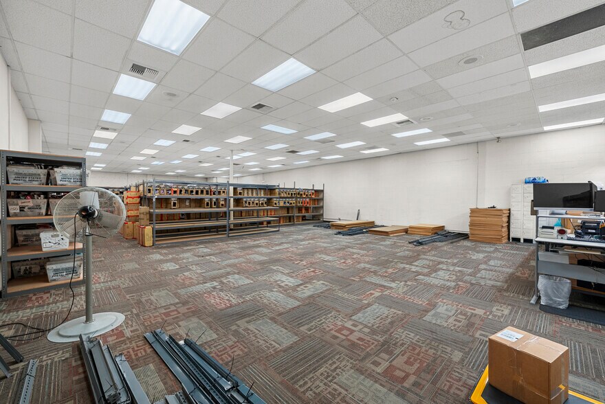 More Photos Of 1631 Gardena Ave, Glendale Industrial For Sale