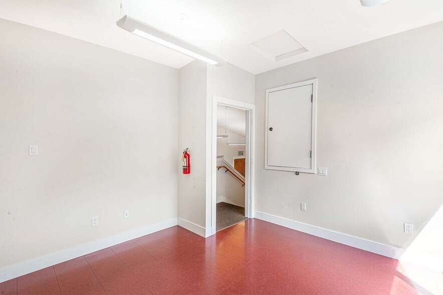More Photos Of 17977 Sonoma Hwy, Sonoma Office For Sale