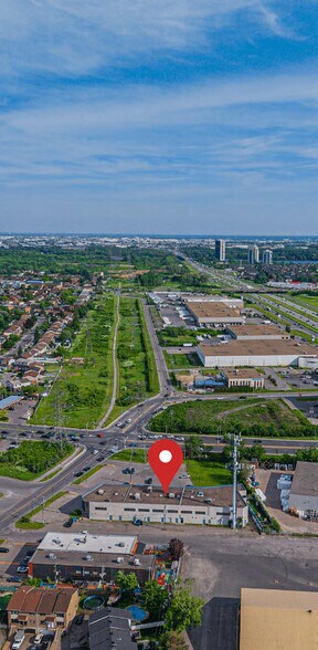 More Photos Of 5305 Notre-Dame, Laval Office Residential For Sale