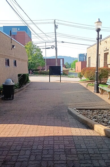 More Photos Of 251 7th St, New Kensington Medical For Sale