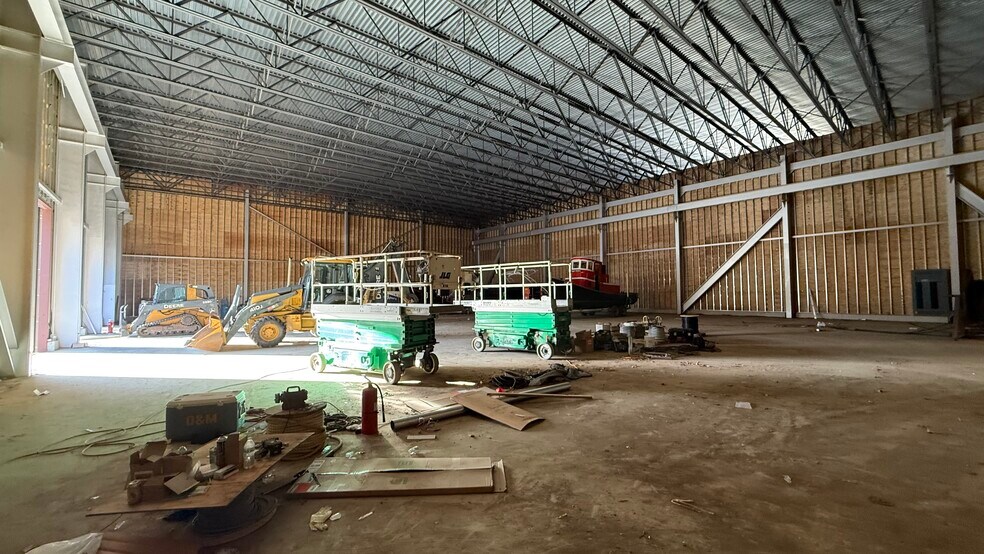 More Photos Of 2651 PA-412, Coopersburg Warehouse For Lease