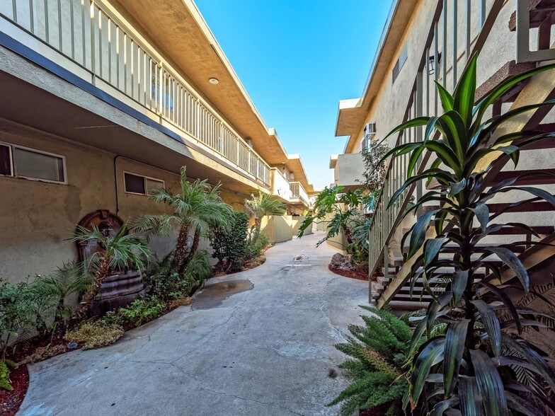 More Photos Of 6632 Darby Ave, Reseda Apartments For Sale