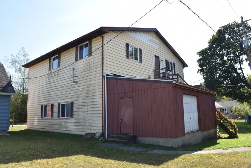 More Photos Of 136 Smith st, Cochranton Industrial For Sale