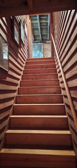 More Photos Of 306 W Main St, South Hill Flex For Lease