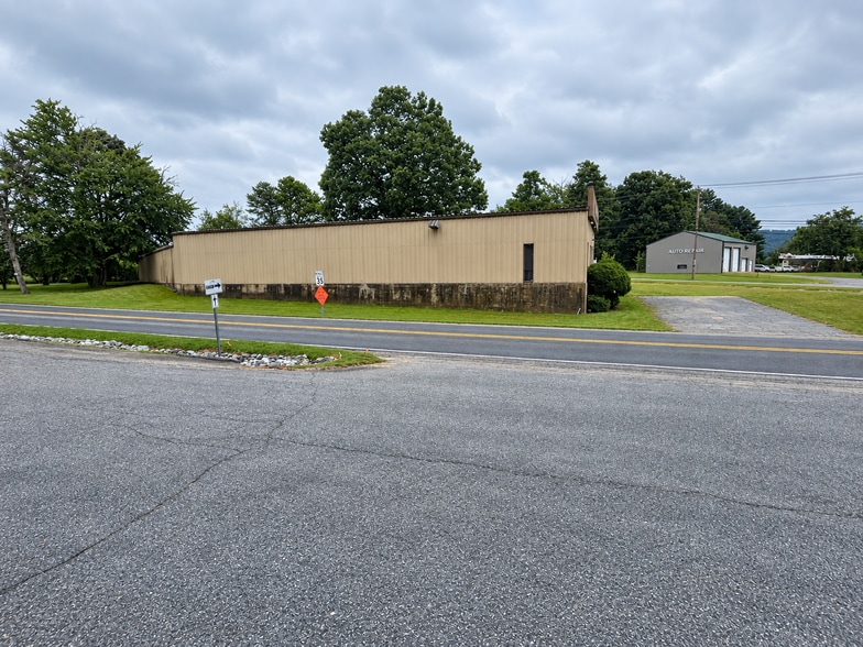 More Photos Of 3937 Chimney Rock Rd, Hendersonville Warehouse For Sale