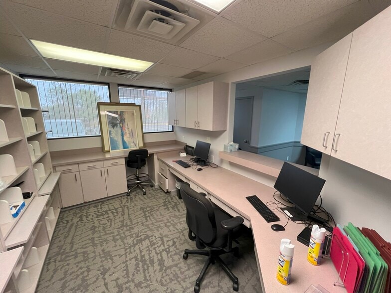 More Photos Of 5757 Glenway Ave, Cincinnati Medical For Sale