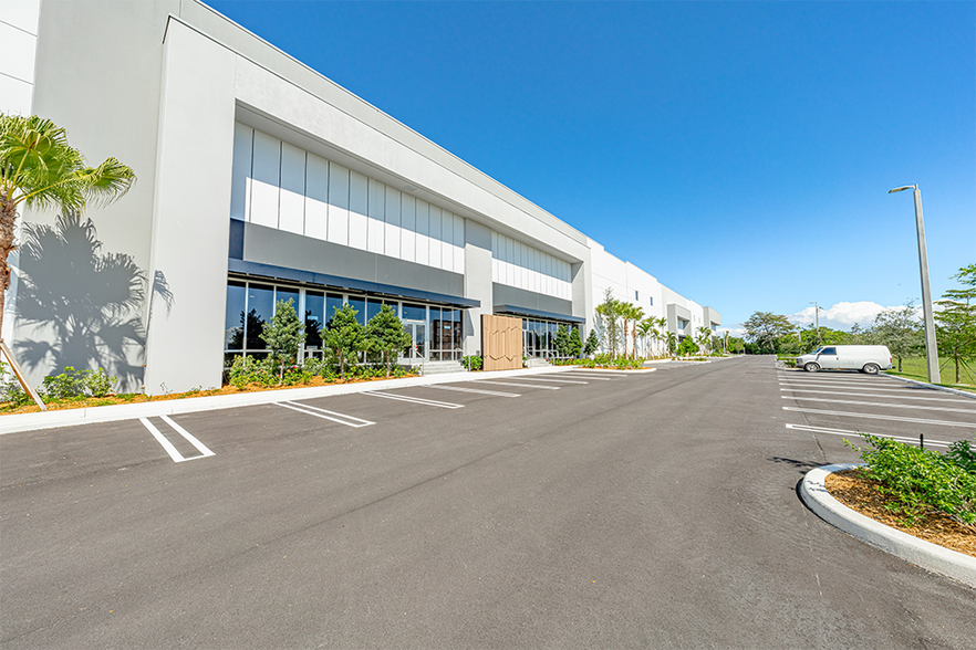 More Photos Of 311 Racetrack Loop, Pompano Beach Unknown For Lease