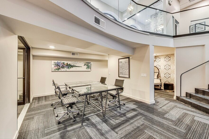 More Photos Of 730 N Wells St, Chicago Medical For Sale