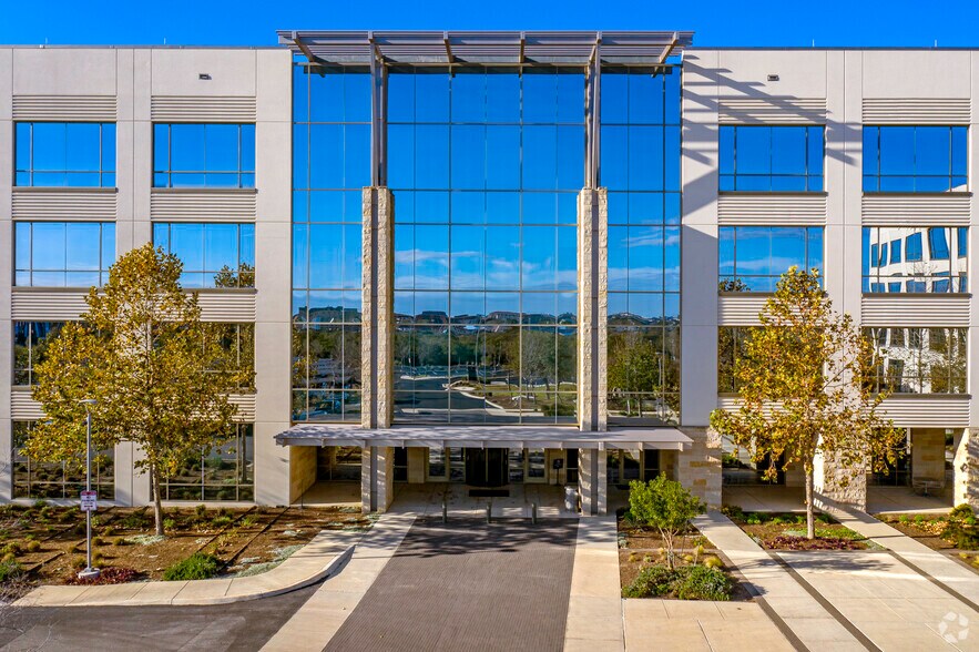 More Photos Of 15935 La Cantera Pky, San Antonio Office For Lease