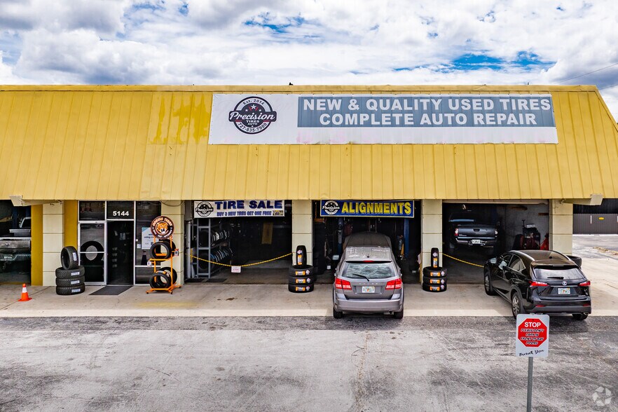 More Photos Of 5144-5158 US Highway 19, New Port Richey Storefront For Lease