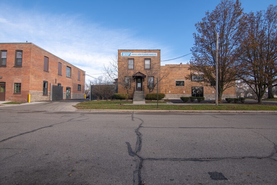 More Photos Of 425 E Front St, Monroe Manufacturing For Lease