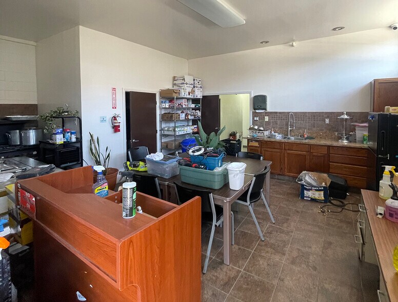 More Photos Of 1036 E Compton Blvd, Compton Storefront Retail Office For Sale