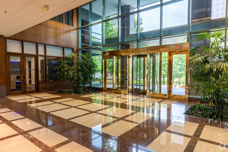 More Photos Of 1901 Butterfield Rd, Downers Grove Office For Lease