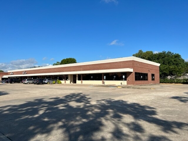 More Photos Of 4500-4506 Highway 6, Sugar Land Freestanding For Lease