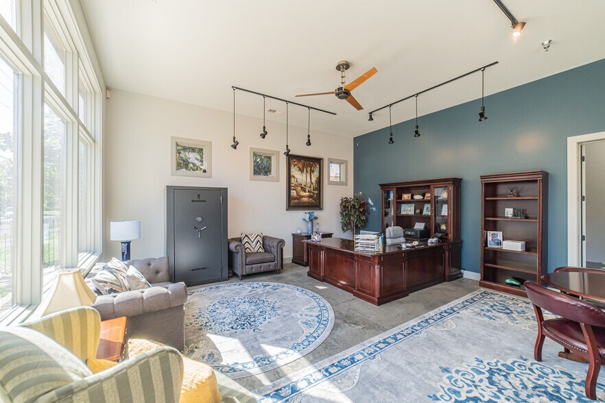 More Photos Of 333 N 9th St, Paducah Storefront Retail Residential For Sale