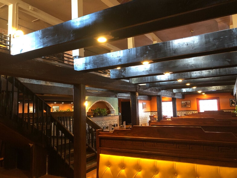 More Photos Of 300 Derby St, Salem Restaurant For Lease
