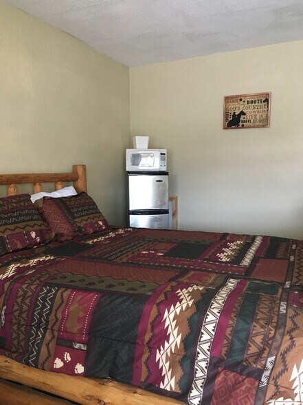 More Photos Of 105 E 5th St, Murdo Hotel For Sale