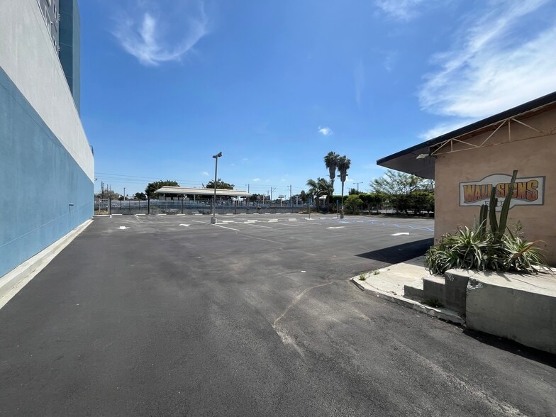 More Photos Of 7230 Maie Ave, Los Angeles Freestanding For Lease