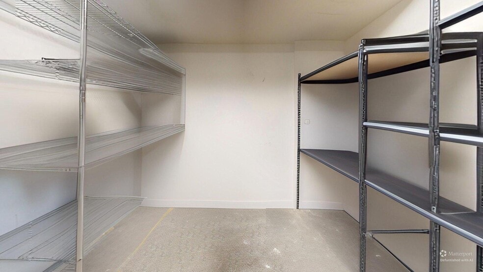 More Photos Of 550 Somerset Ter NE, Atlanta Storefront For Lease