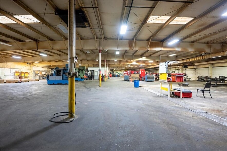 More Photos Of 320 4th St, Blawnox Manufacturing For Sale