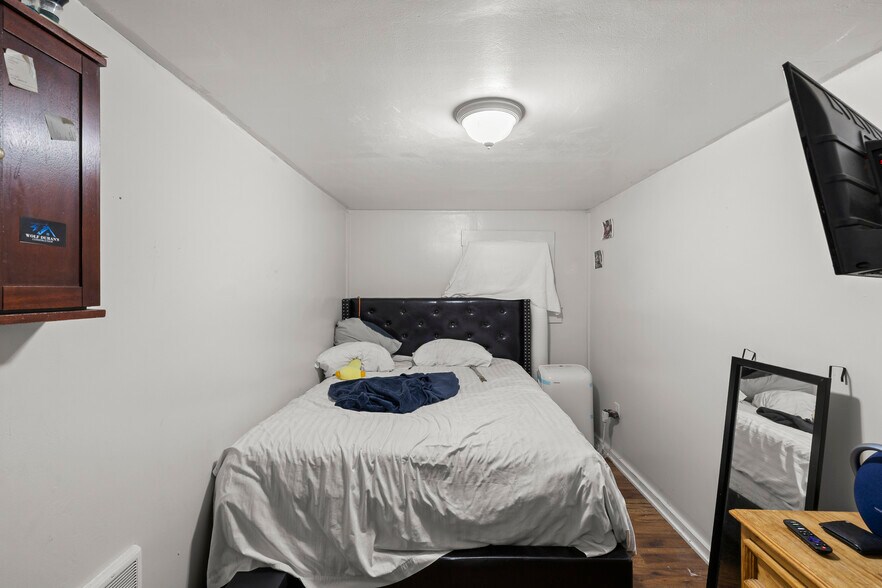 More Photos Of 1519 48th Ave, Oakland Multifamily For Sale