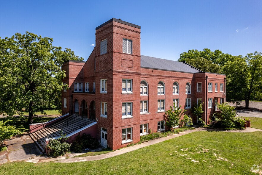 More Photos Of 404 N Elm St, Marshville Religious Facility For Sale