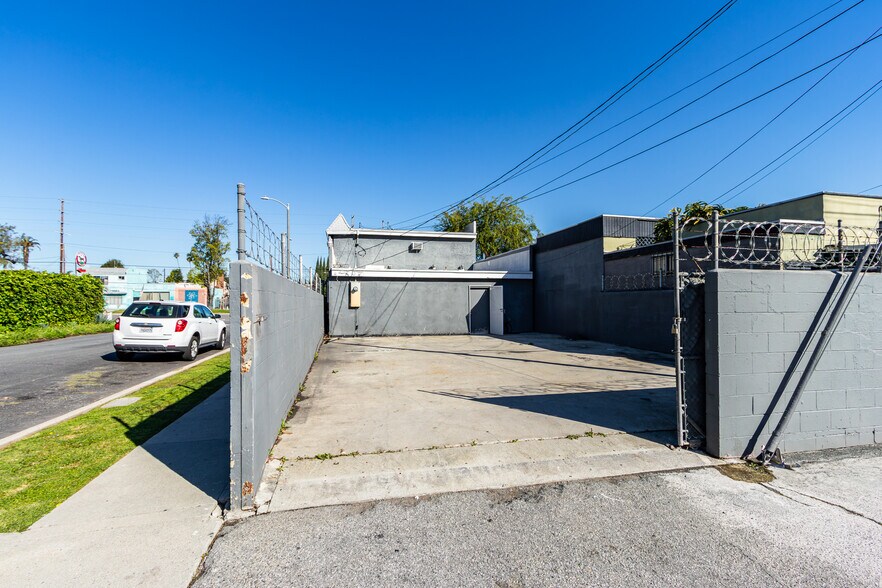 More Photos Of 8642 Venice Blvd, Los Angeles Office Residential For Sale