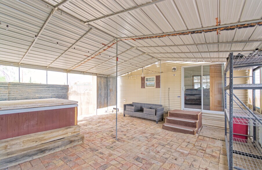 More Photos Of 566 Central Blvd, Quartzsite Freestanding For Sale