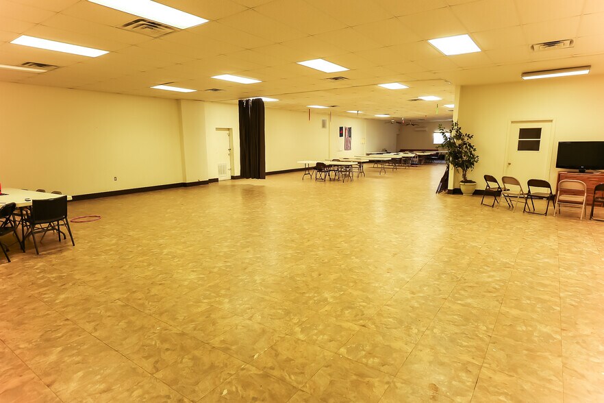 More Photos Of 5805 HWY 135, Gladewater Flex For Sale
